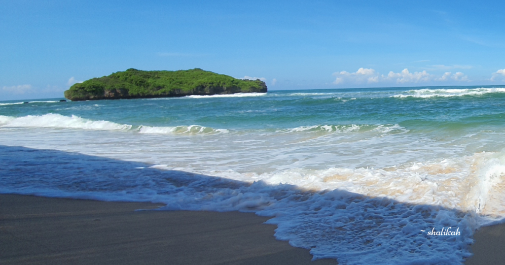 Pemandangan Sekitar Pantai Sadranan